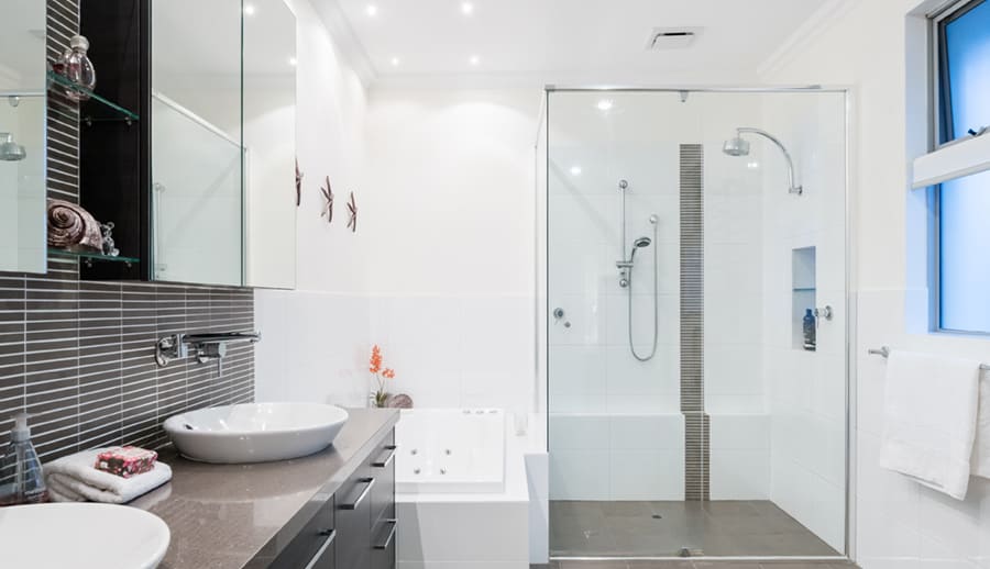 Free standing bath shower renovation and installation in Toronto - Superb  Renovations in Toronto